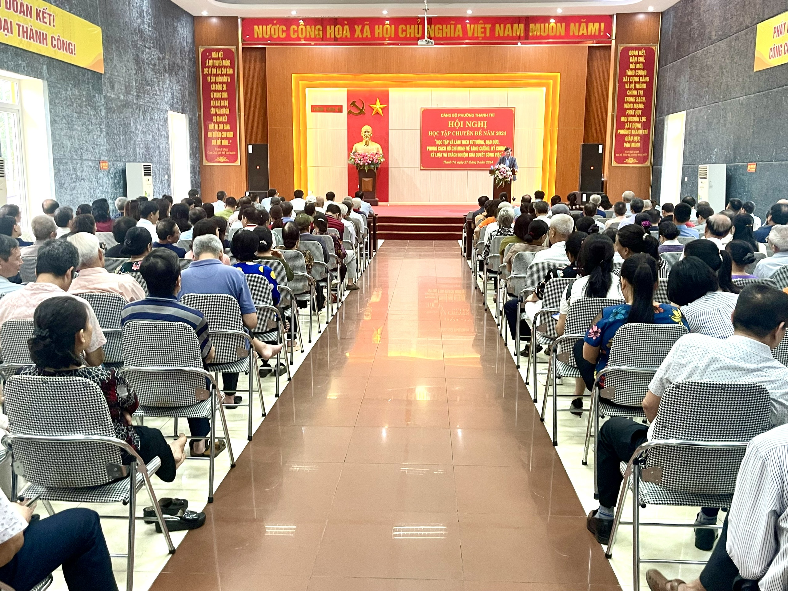 Đảng ủy phường Thanh Trì tổ chức hội nghị chuyên đề năm 2024 “Học tập và làm theo tư tưởng, đạo đức, phong cách Hồ Chí Minh về tăng cường kỷ cương, kỷ luật và trách nhiệm giải quyết công việc “